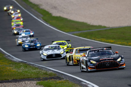 Start VLN/NLS1 - Poleposition | HRT #06 - Assenheimer - Engel | © Gruppe C