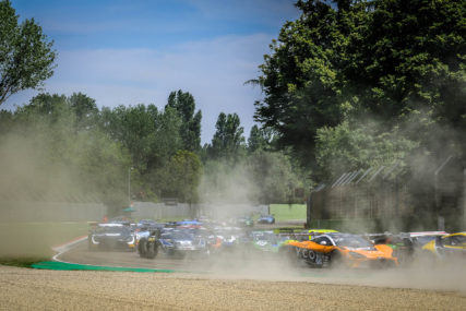 IMOLA 3h Race SC 1 Restart | © GTworldChEu