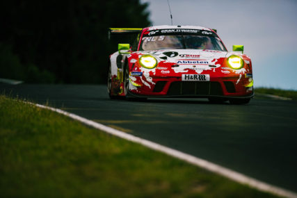 P10 Frikadelli Racing 911 #31 - Maxime Martin, Kevin Estre, Michael Christensen, Jeroen Bleekemolen | © Michele Scudiero