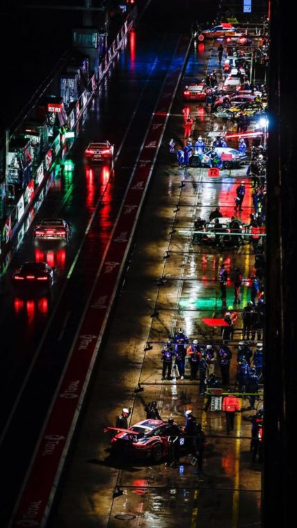 24hNBR 2020 - Red Flag - Pitlane | © Porsche JTap