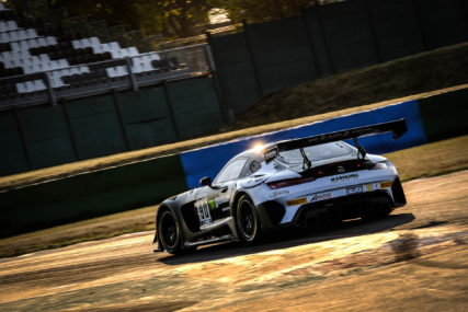 GTworldChEu Magny-Cours Silver-Cup P4 R2 - MadPanda AMG #90 - Ezequiel Perez Companc, Axcil Ramar Jefferies | © MercedesAMG