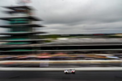 IntGTC Indy8H P2 - Walkenhorst BMW #35 - David Pittard, Martin Tomczyk, Nick Yelloly | © SRO