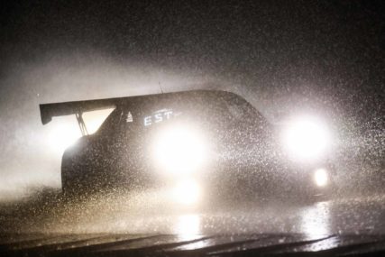 Kyalami9H 2020 - P7 - Dinamic Motorpsort #54 - Earl Bamber, Laurens Vanthoor, Kevin Estre | © Jürgen Tap