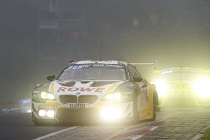 24hNBR P2 ROWE #98 - Connor De Phillippi, Martin Tomczyk, Sheldon van der Linde, Marco Wittmann | © GruppeC