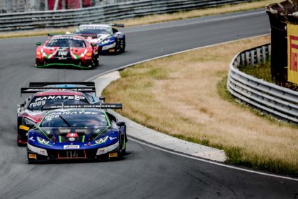 Zandvoort P4 - R2 - #114 - Konsta Lappalainen, Jack Aitken | © SRO