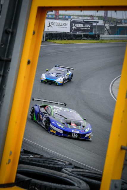 Zandvoort P4 - R2 - #114 - Konsta Lappalainen, Jack Aitken | © SRO