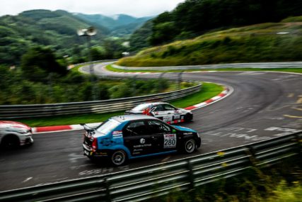 NLS 6 P96 - Blinking Dacia #280 - Oliver Kries, Michael Lachmayer, Yannik Lachmayer | © Chris Freys