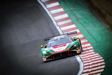 DNF Race I - #38 - Ben Barnicoat, Oliver Wilkinson | © SRO