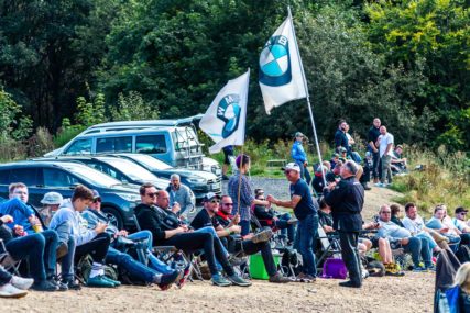 NLS 7 2021 ... Fans an der Nordschleife | © Chris Frays