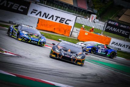 P4 overall Race - FFF-Racing #63 - Bortolotti/Mapelli/Caldarelli | © SRO