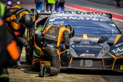 P35 overall Race - FFF-Racing #19 - Keen/Costantini/Hamaguchi | © SRO