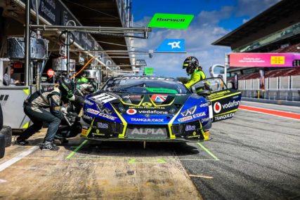 GTWCE Overall PRO-AM Champions: Barwell Motorsport - Miguel Ramos, Henrique Charles #77 | © SRO