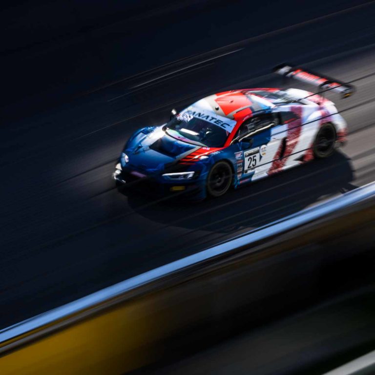 INDY8H Winner 2021 - Haase, Niederhauser, Winkelhock #25 | © SRO