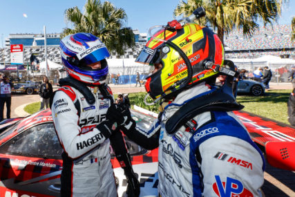 60. Rolex24 between M. Jaminet and L. Vanthoor after the race | © Porsche