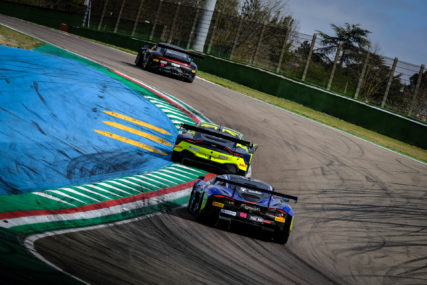 P12 Beechdean Vantage #95 - Maxime MARTIN, Marco SORENSEN, Nicki THIIM | © SRO
