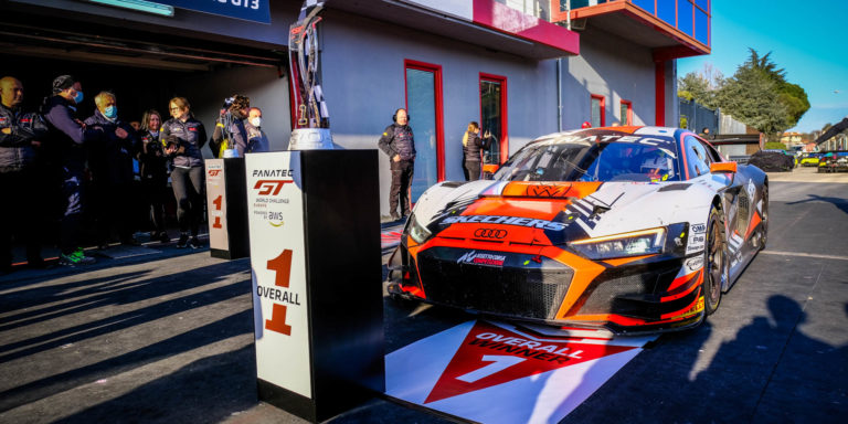 Imola Winner #32 - Vanthoor, Weerts, VD Linde | © SRO