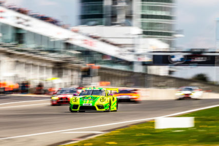NLS3 DNF #911 | Laurens Vanthoor, Kevin Estre, Fred Makowiecki | © Chris Frays